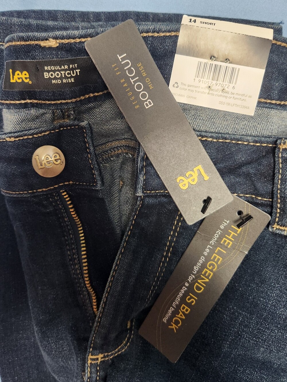 LEE JEANS, LADIES, REG FIT, MID RISE, SHORT, SIZE 14, BOOT CUT, NEW, THE LEGEND